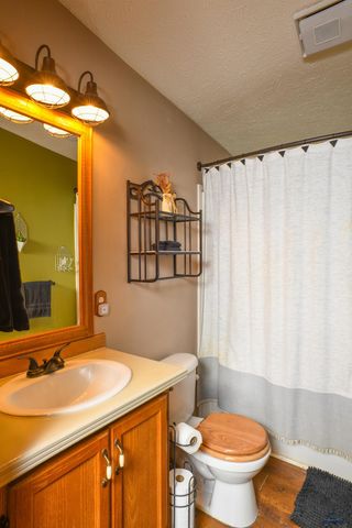 27927 CASCADE SPRINGS RD, Hot Springs, SD 57747