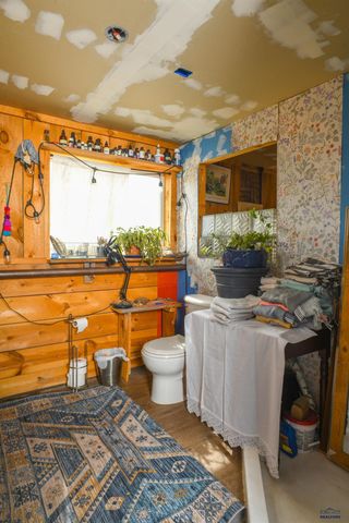 27927 CASCADE SPRINGS RD, Hot Springs, SD 57747