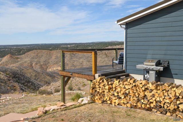 27927 CASCADE SPRINGS RD, Hot Springs, SD 57747