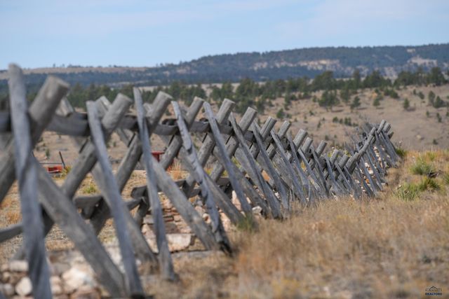 27927 CASCADE SPRINGS RD, Hot Springs, SD 57747