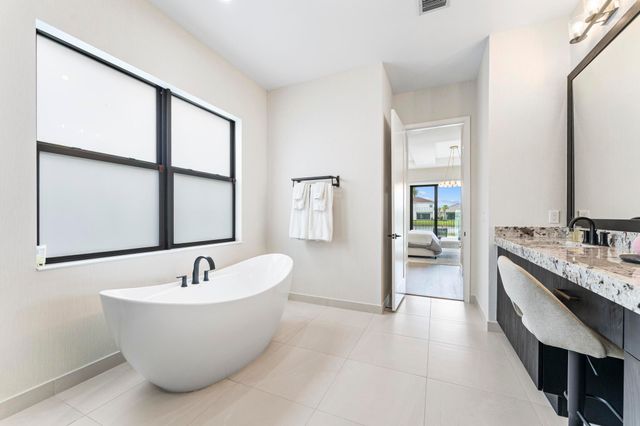 12490 Solana Bay Circle, Palm Beach Gardens, FL 33412