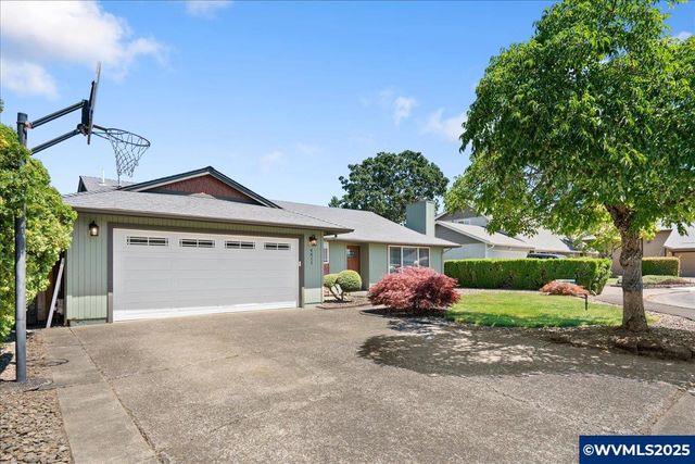 4411 Buttercup Ct NE, Salem, OR 97305