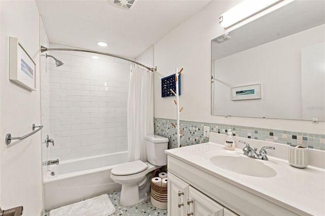 3868 CATALINA DRIVE, Bradenton, FL 34210