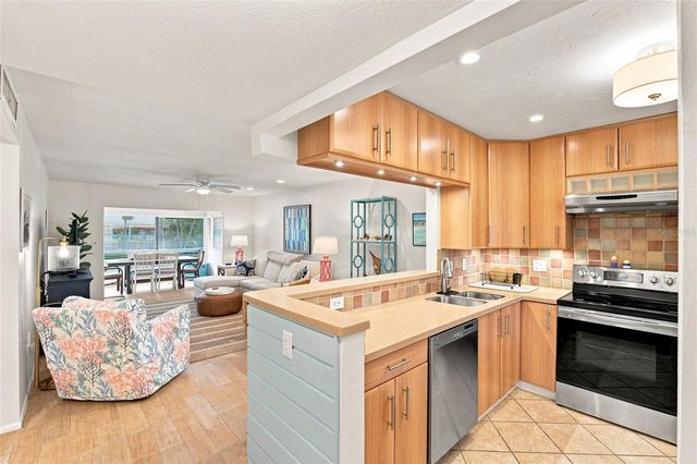 3868 CATALINA DRIVE, Bradenton, FL 34210