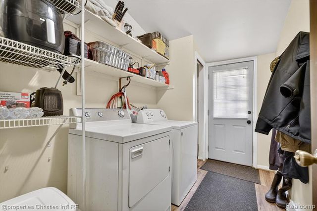 416 Lake Street, Howell, MI 48843