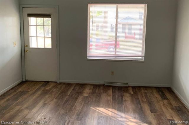 416 Lake Street, Howell, MI 48843