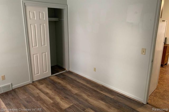 416 Lake Street, Howell, MI 48843