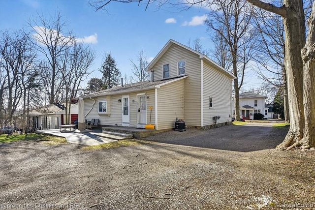 416 Lake Street, Howell, MI 48843