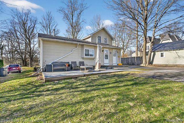 416 Lake Street, Howell, MI 48843