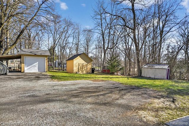 416 Lake Street, Howell, MI 48843