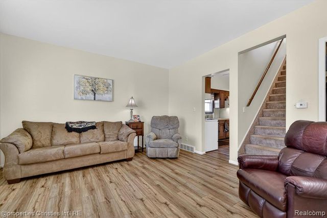 416 Lake Street, Howell, MI 48843