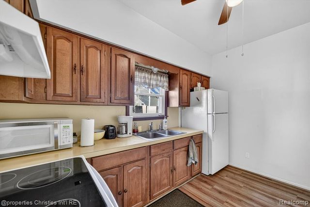 416 Lake Street, Howell, MI 48843