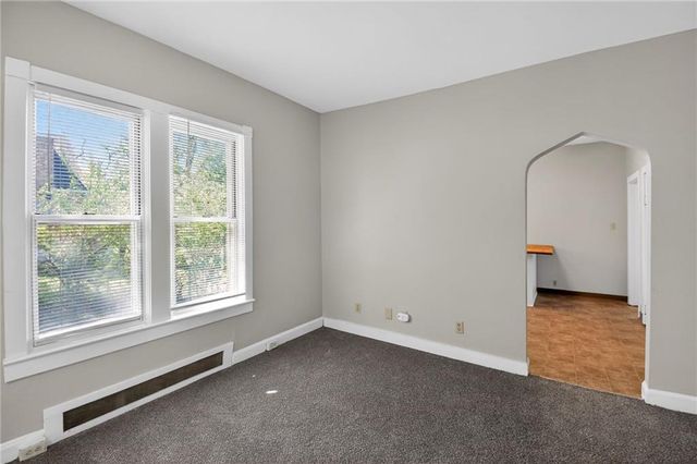 1422 S Maywood Avenue, Independence, MO 64052