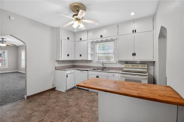 1422 S Maywood Avenue, Independence, MO 64052