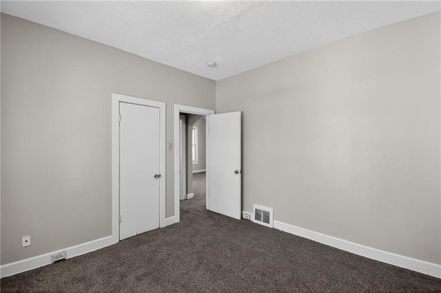 1422 S Maywood Avenue, Independence, MO 64052