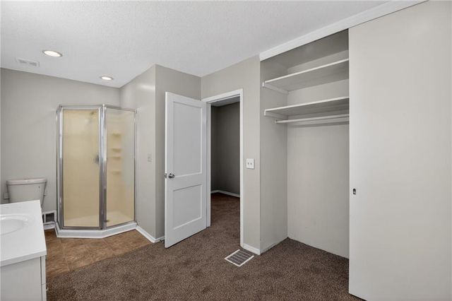 1422 S Maywood Avenue, Independence, MO 64052