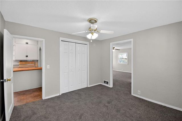 1422 S Maywood Avenue, Independence, MO 64052