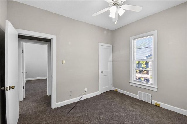 1422 S Maywood Avenue, Independence, MO 64052