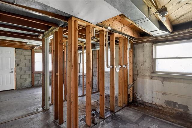 1422 S Maywood Avenue, Independence, MO 64052