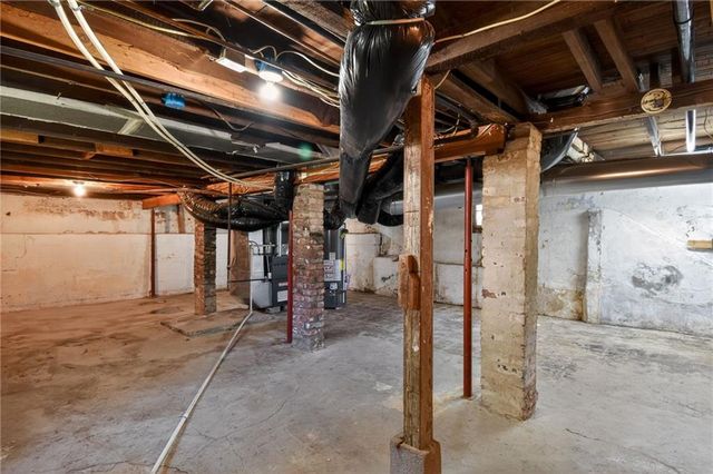 1422 S Maywood Avenue, Independence, MO 64052