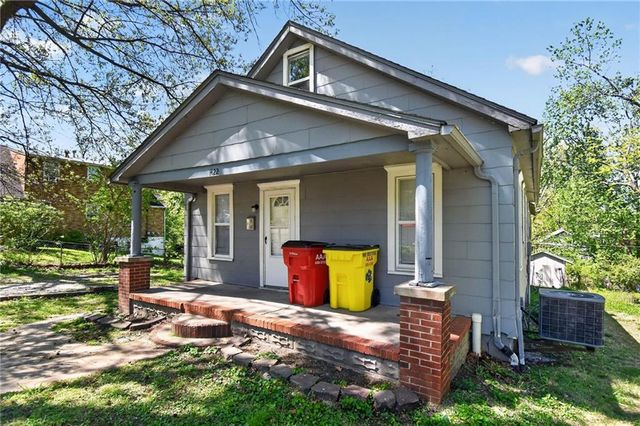 1422 S Maywood Avenue, Independence, MO 64052