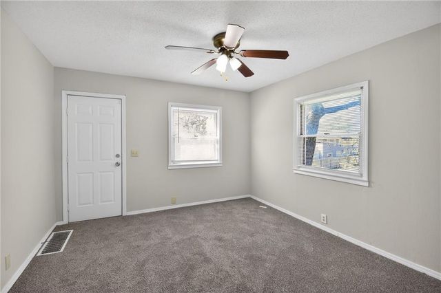 1422 S Maywood Avenue, Independence, MO 64052