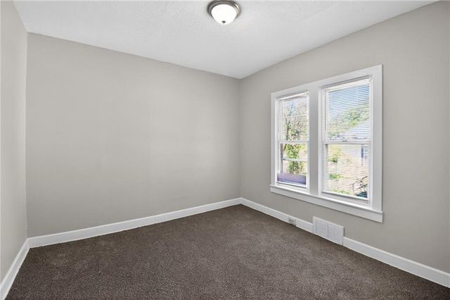 1422 S Maywood Avenue, Independence, MO 64052