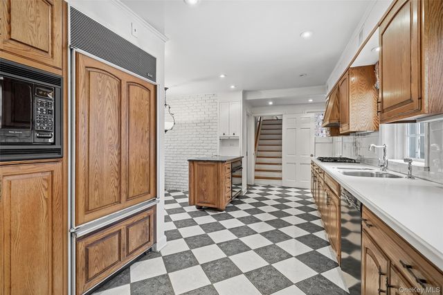 25 Seneca Street, Rye, NY 10580