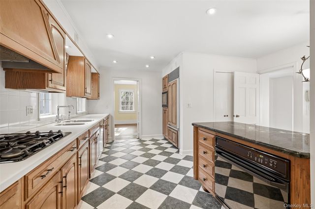 25 Seneca Street, Rye, NY 10580