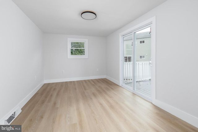 15 FRANCINE DR, Trenton, NJ 08610