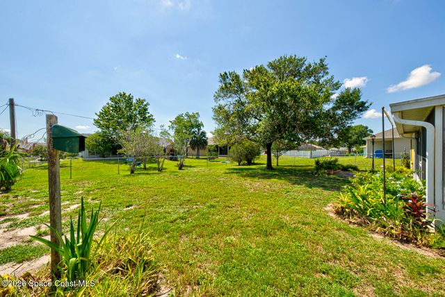 1085 Celle Avenue NW, Palm Bay, FL 32907
