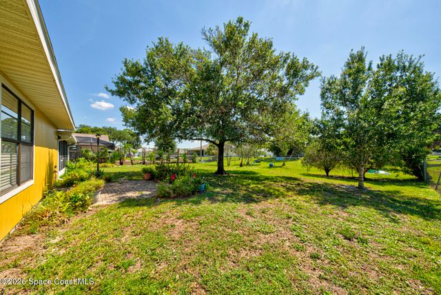 1085 Celle Avenue NW, Palm Bay, FL 32907
