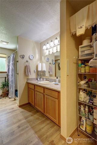 1720 E Saint Andrews Drive N, Shelton, WA 98584