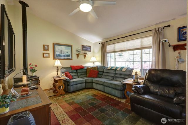 1720 E Saint Andrews Drive N, Shelton, WA 98584