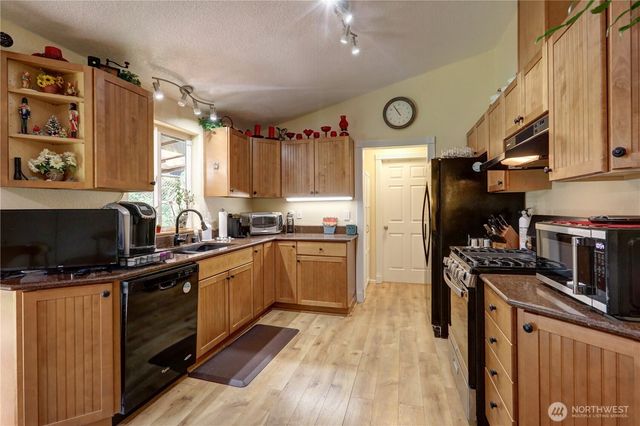 1720 E Saint Andrews Drive N, Shelton, WA 98584