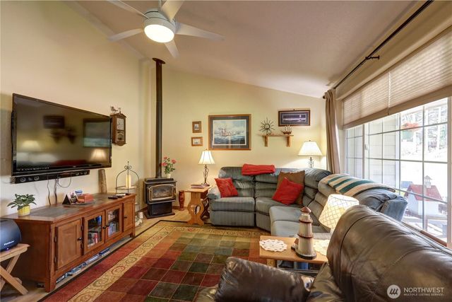 1720 E Saint Andrews Drive N, Shelton, WA 98584