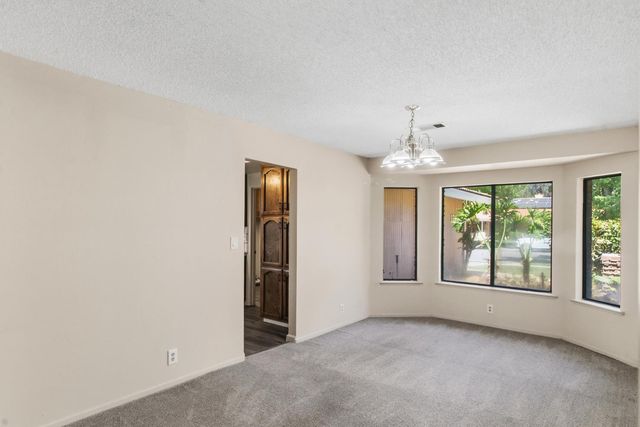 1246 Paseo Redondo Dr, Merced, CA 95348