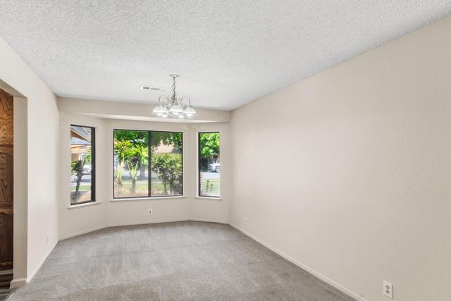 1246 Paseo Redondo Dr, Merced, CA 95348