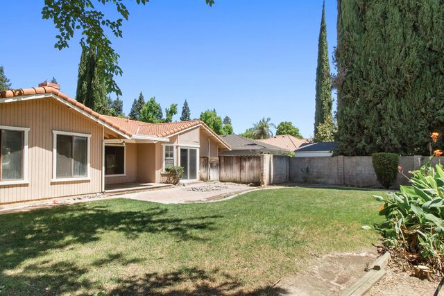 1246 Paseo Redondo Dr, Merced, CA 95348