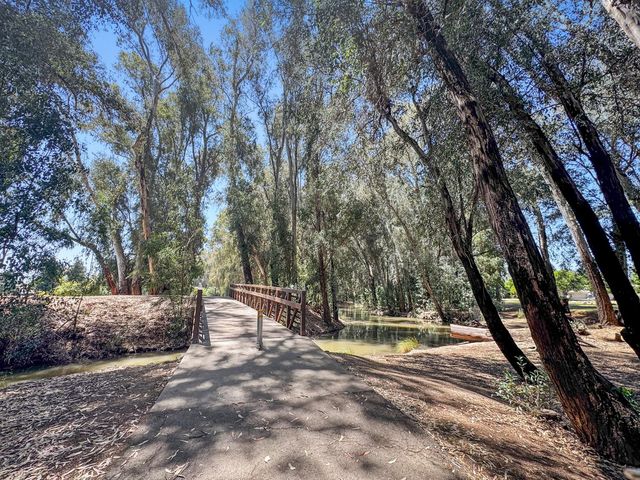 1246 Paseo Redondo Dr, Merced, CA 95348