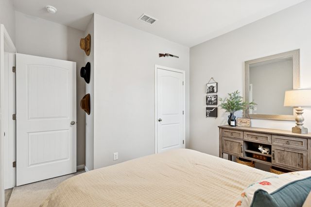 141 Olivia Cir, Chapel Hill, TN 37034