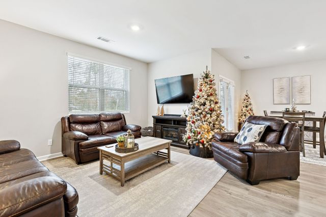 141 Olivia Cir, Chapel Hill, TN 37034