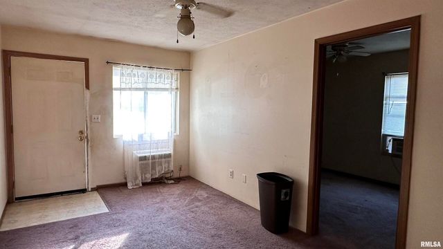 301 N JEFFERSON Street, West Frankfort, IL 62896