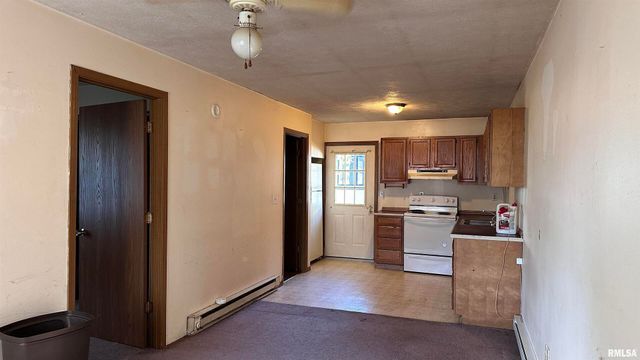 301 N JEFFERSON Street, West Frankfort, IL 62896