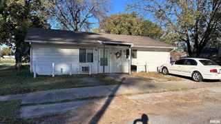 301 N JEFFERSON Street, West Frankfort, IL 62896