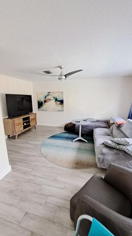 7021 Galleon Cove, Riviera Beach, FL 33418