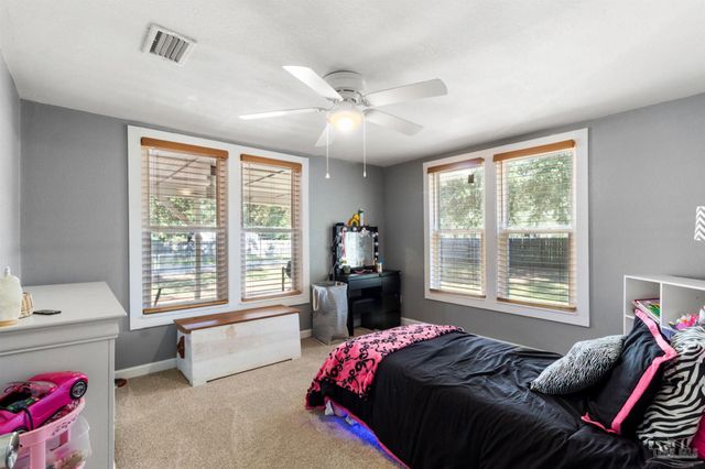 6608 Magnolia St, Milton, FL 32570