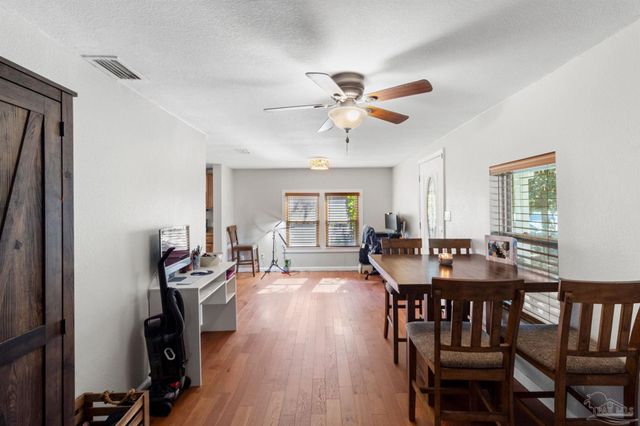 6608 Magnolia St, Milton, FL 32570