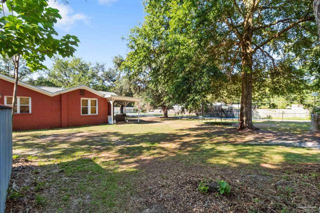 6608 Magnolia St, Milton, FL 32570