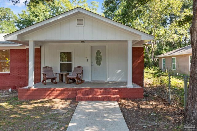 6608 Magnolia St, Milton, FL 32570